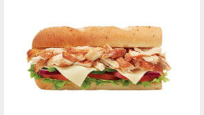 유명 샌드위치에서 ‘2cm 닭 뼈’ 분통…업체 “원인 조사중”