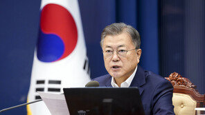 文, 헬기 추락사고로 순직한 해경 2명 애도…“실종자 신속 구조 총력”