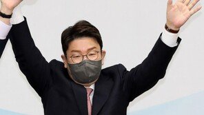 민주 “권성동 당선 축하…‘윤핵관’ 아닌 ‘민핵관’ 돼야”