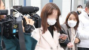 만취 상태서 휴대폰으로 60대 때린 지하철 폭행녀 구속 기소