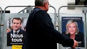 佛 대선, 마크롱과 2%P차 초접전… 르펜 생활밀착 공약 먹혔다 