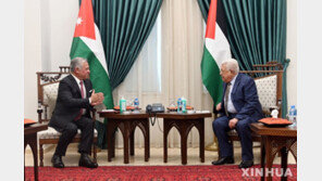 요르단국왕 독일병원으로 급송, 흉부 디스크 수술