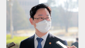 박범계 “檢, 왜 공정한 수사엔 일사불란 대응 안하는지 의문”