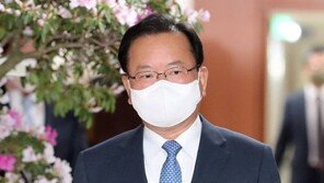 김총리 “지방선거 50일 앞…공직자 정치적 중립 중요”