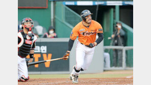 복덩이 외인 된 터크먼…한화, 만년 꼴찌 수렁서 건져낼까