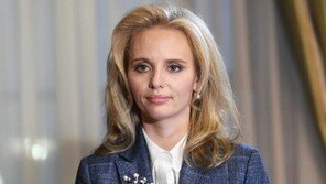 러 ‘전쟁범죄’에 日도 칼 빼들었다…푸틴 두 딸 자산 동결