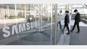 삼성전자, 17개월전 수준 6.7만원으로 털썩…52주 신저가