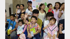 내국인 줄어드는데 외국인은 늘어…2040년엔 ‘다문화 국가’