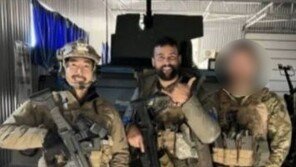 우크라로 떠난 이근, 총 들고 의용군과 함께 있는 모습 포착