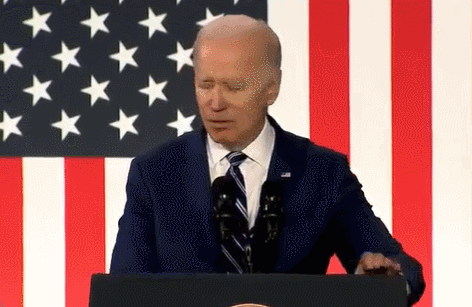 바이든, 허공과 악수?… 또 다시 불거진 건강 이상설 (영상)