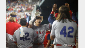 감 잡은 오타니, 이틀 연속 홈런포…시즌 3호