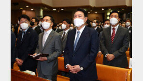 尹, 정호영 논란에 “부정 팩트 있어야”… 공세 맞서면서도 여론 촉각 