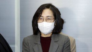 김현숙, 靑시절 여론조작 의혹…“이미 무혐의, 사실아냐” 반박