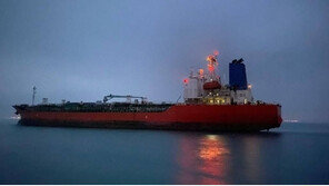 이란 언론 “동결 자금 안풀면 韓선박 호르무즈 해협 차단” 