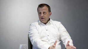 스타진스키 “벤츠 EQS 이어 EQE에 CATL 배터리 셀 탑재”… 中과 고급 전기차 협력 강화