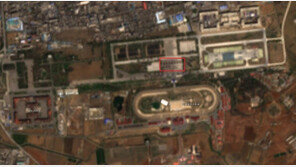 北 ‘열병식 준비’ 거듭 포착… 김일성광장서 카드섹션 연습도