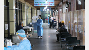 거리두기 해제 첫날, 서울 확진 3배↑…“고령층 4차접종 권고”