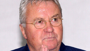 히딩크, 3년 만에 방한할까…“긍정적 분위기 속 일정 조율 중”