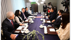 尹당선인, 산불 피해자·광주 아파트붕괴 유가족과 오찬…취임식 초청