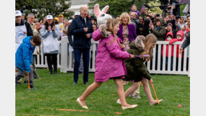 ‘달걀 굴리기’ 백악관 부활절 행사 3년만에 재개