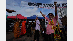 [사설]IMF, 140여 국 성장률 하향… 글로벌 ‘부채 폭탄’ 대비하고 있나