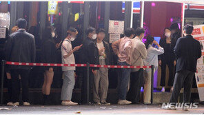 “늦가을 코로나 재유행 전망…새로운 변이 또 나올수도”