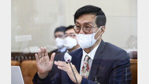 文대통령, 이창용 한은 총재 임명장 수여식 내일로 연기