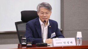 민형배 ‘위장 탈당’ 꼼수에…현직 판사들도 “선 한참 넘었다”