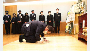 안철수 부친 빈소 찾은 윤석열…“헌신에 경의”[청계천 옆 사진관]