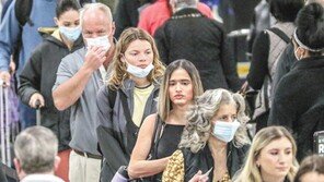 워싱턴 “마스크 의무화 폐지” 뉴욕은 “유지”… 제각각 지침 혼란