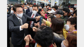 尹 “물가 펑펑 오르는데 국민의 삶 어떻게 챙길지 잠 오지 않는다”