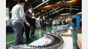 尹 “탈원전 재검토… 창원을 원전 산업 메카로” 