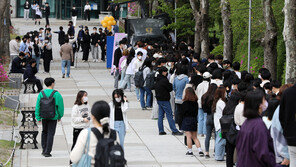 올 가을 ‘새 변이’ 파괴력은?…전문가들 “독감과 완전히 달라”