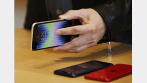 체면 구긴 애플…2년만에 돌아온 4.7인치 ‘아이폰SE 3세대’ 인기 시들