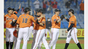 한화, 선두 SSG 잡고 최하위 탈출…KT, NC에 진땀승 거두며 4연승