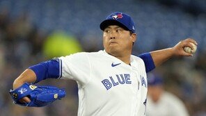 류현진, 복귀 준비 착착…“강도 높여 37m 캐치볼”