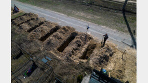 “러, 4층 건물을 사형 집행장 삼아 대학살…어린이 수용소까지”