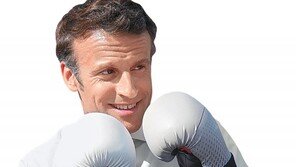 “최선 대신 차악 뽑자”는 佛대선… 언론 “마크롱, 5~10%P 이길것” 