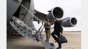 美국무·국방 “우크라·15개국 동맹에 8900억원 군사 지원…외교 재개”