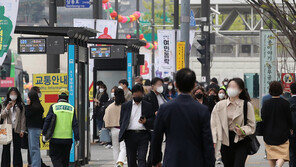 의사협회 “코로나 아직 종식 아냐…마스크 해제는 시기상조”