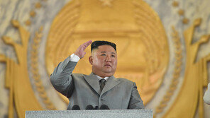 文과 친서 교환 나흘뒤…김정은 “핵무력 언제든 사용하게 준비”