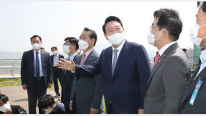 인천 찾은 尹, ‘검수완박’ 겨냥 “대통령 첫째 임무는 헌법 준수”