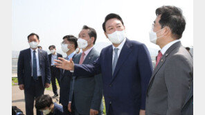 인천 간 尹, 검수완박 겨냥 “대통령 첫째 임무는 헌법 제대로 준수”