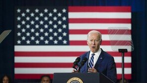 바이든, 올브라이트 장례식서 추도사 예고…클린턴 부부도 참석