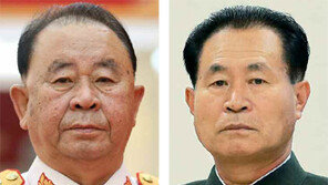 ‘北 핵-미사일 주역 2인’ 리병철-박정천 열병식 등장 