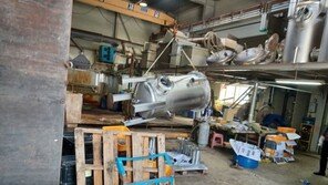 부천 공장서 200kg 금속탱크 떨어져…1명 사망·2명 중상