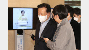 ‘침묵모드’ 정호영, 딸 수업·자료제출 미비 질문에 “청문회서…”