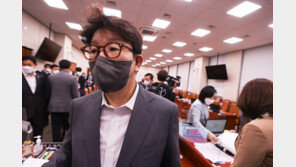 필리버스터 첫 주자 권성동, 쿠이보노 외치며 “기만적 정치”