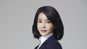 김건희, 尹 취임 후 靑 소장 미술품 전시 기획 검토
