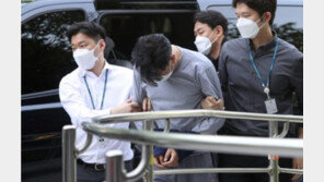 “돈 많아 보여서” 강서 아파트 살인 피의자, 고개 숙인 채 ‘묵묵부답’